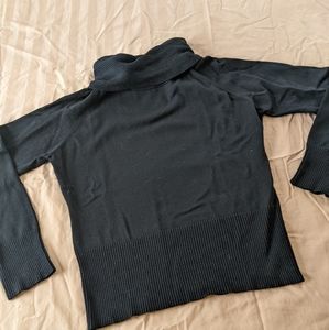 🍄3/$20 SzM LOFT Turtleneck Sweater